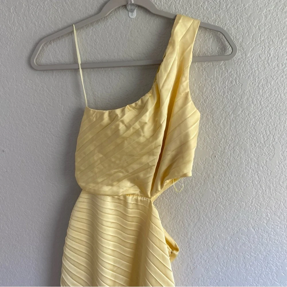 Abercrombie & Fitch Giselle Pleated One Shoulder Cutout Maxi Dress Yellow Petite